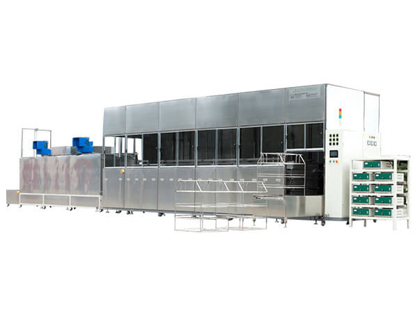 等離子表面處理機(jī)利用等離子體的物理和化學(xué)特性，在材料表面形成致密的物質(zhì)層或含氧基團(tuán)，使材料表面特性發(fā)生變化，提高表面親水性、粘接性等，在諸多行業(yè)中都有應(yīng)用。等離子體處理具有顯著的優(yōu)勢(shì)，目前市面上對(duì)產(chǎn)品的處理要求愈發(fā)精細(xì)化，定制的等離子表面處